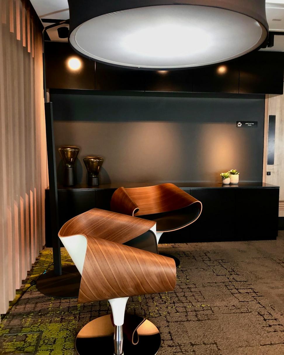 Executive Corner Suite